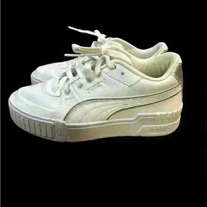 Womens PUMA white athletic shoes 8